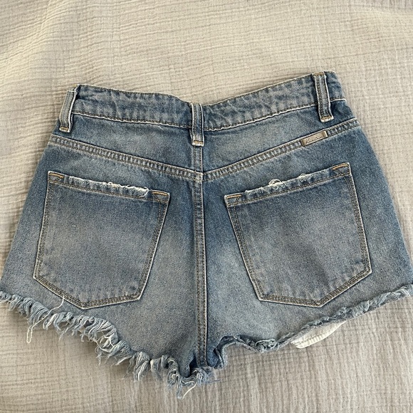 KanCan distressed high waisted denim shorts size 25 - Picture 5 of 7